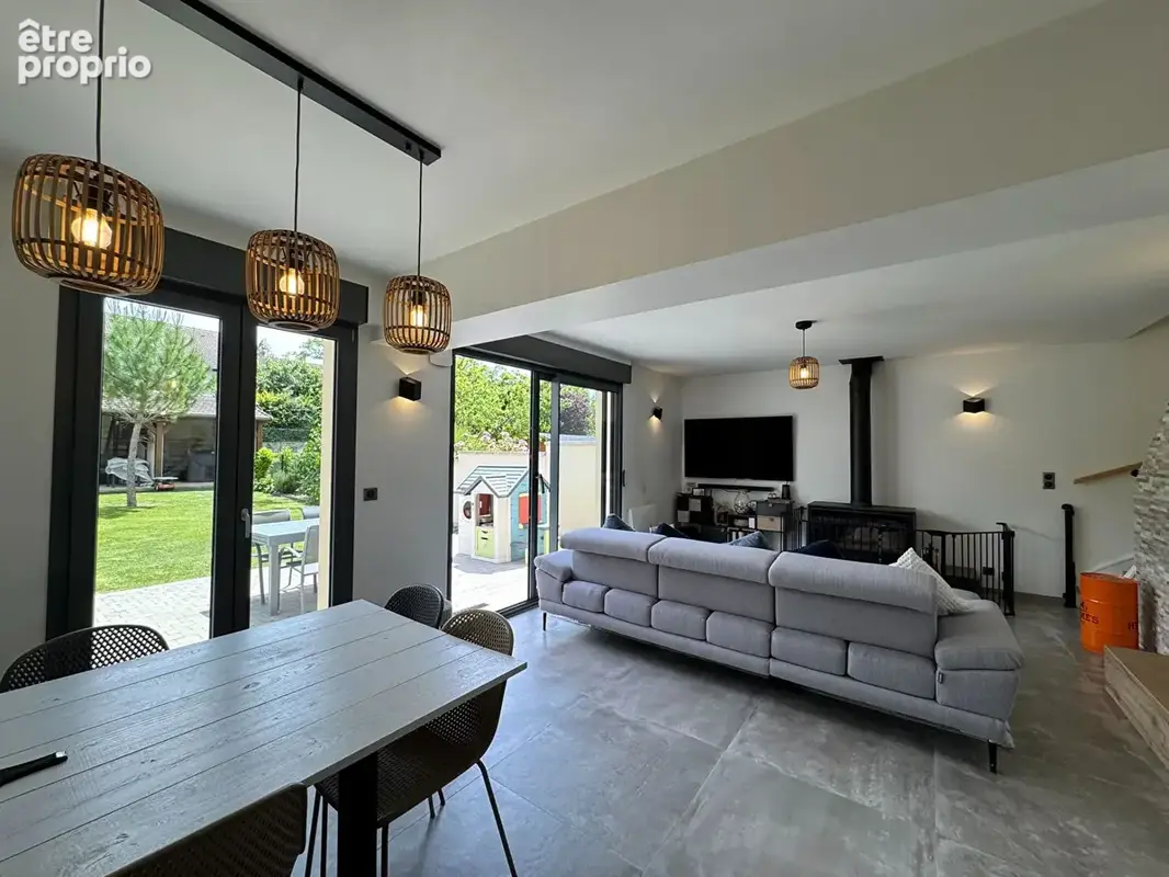Maison rénovée avec jardin et sous-sol - champillon - photo 3