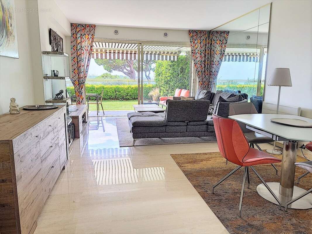 Appartement à LE CANNET