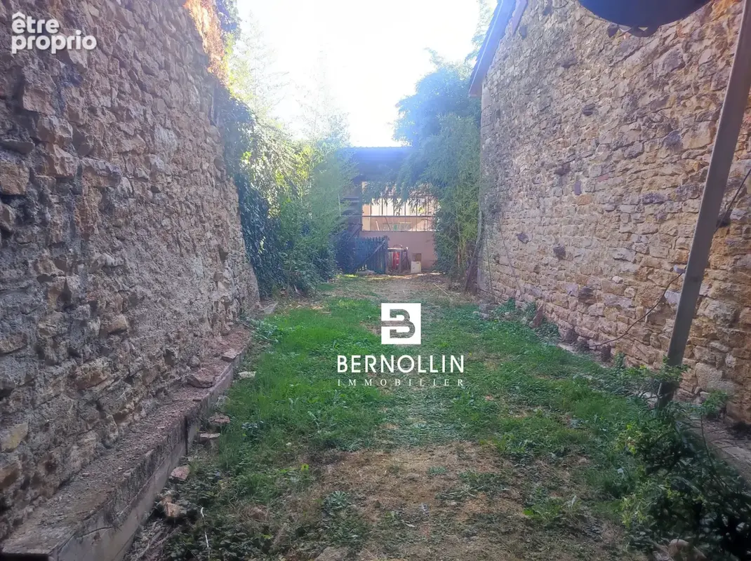 Maison de village mitoyenne à rénover en pierre de 90 m2 avec terrain à Cuisiat - photo 5