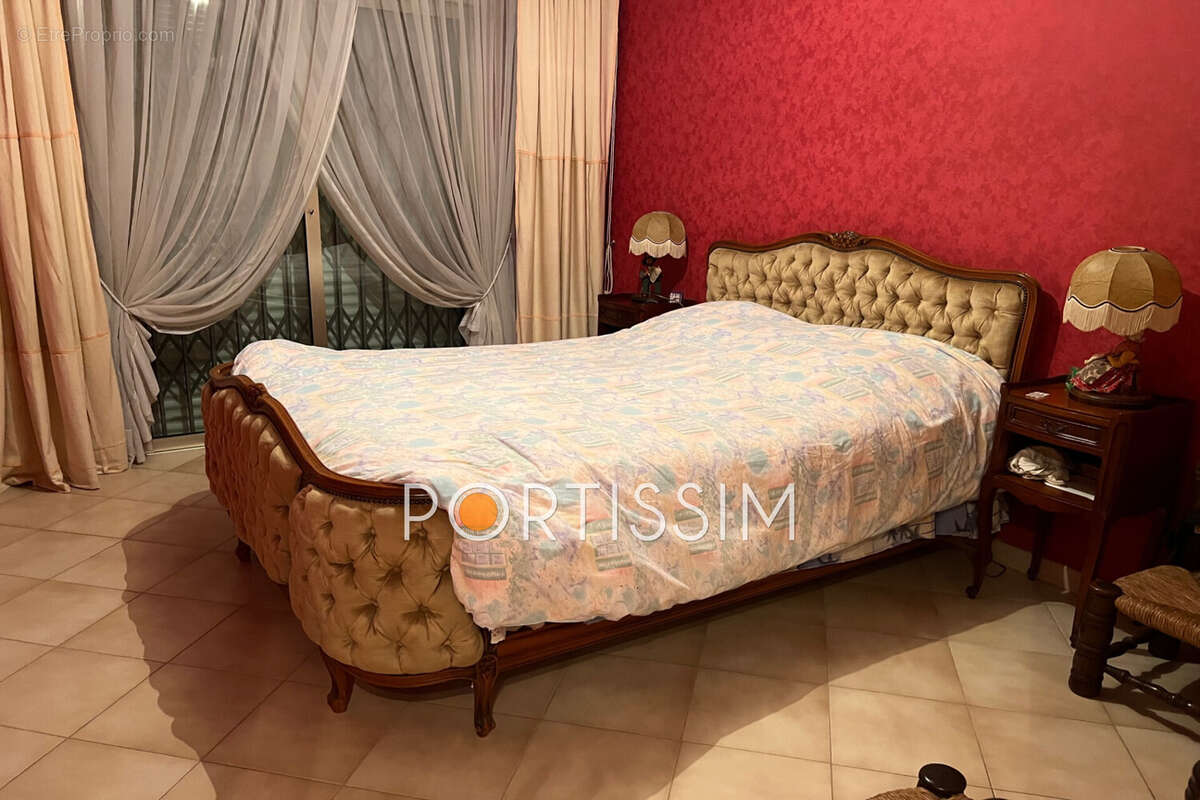 Appartement à SAINT-LAURENT-DU-VAR