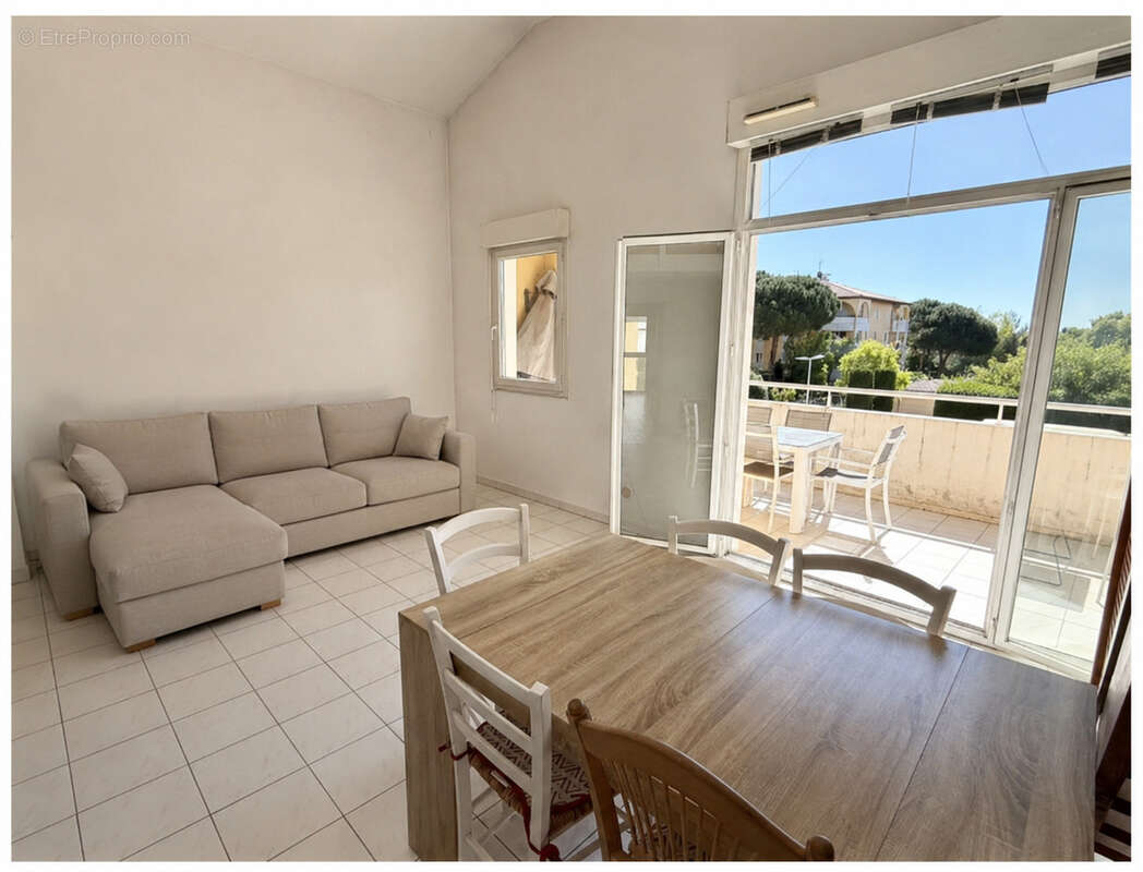 Appartement à LATTES