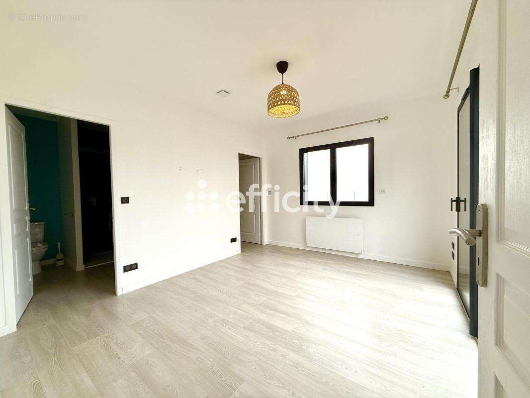 Maison à SAINT-LYE-LA-FORET