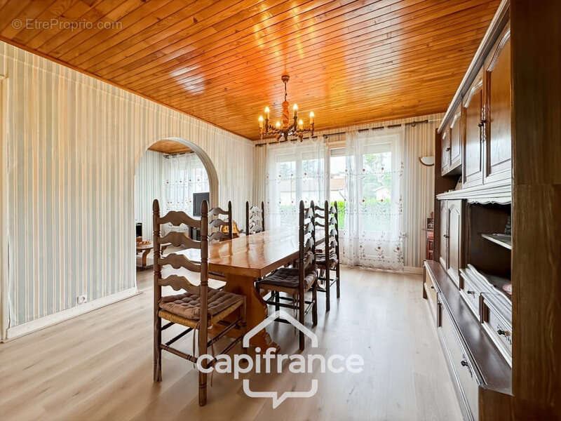 Maison à ROUSSILLON