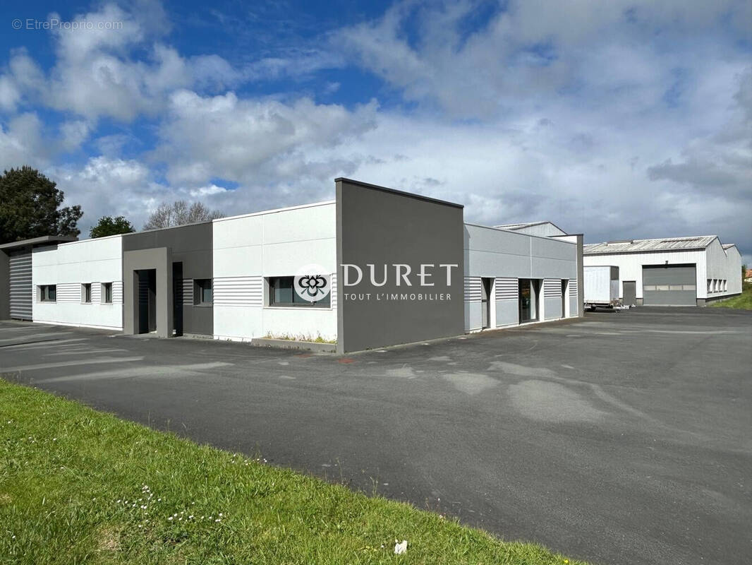 Commerce à MONTAIGU
