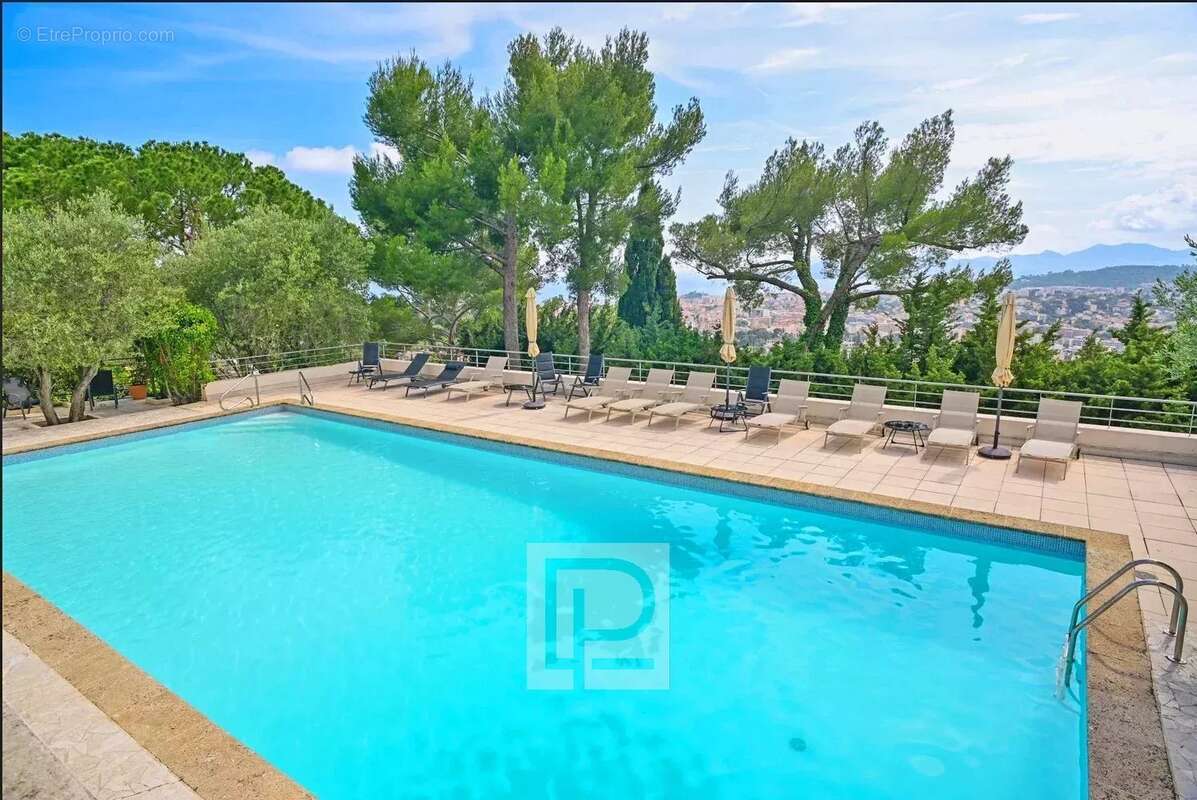 Appartement à LE CANNET