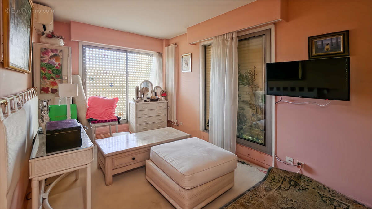Appartement à MANDELIEU-LA-NAPOULE