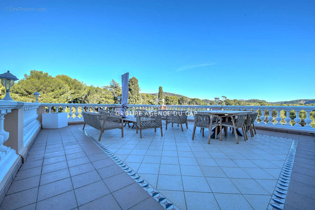 Appartement d'exception à Boulouris 5 pièce(s) 295 m2 vue mer Belle Epoque - photo 14