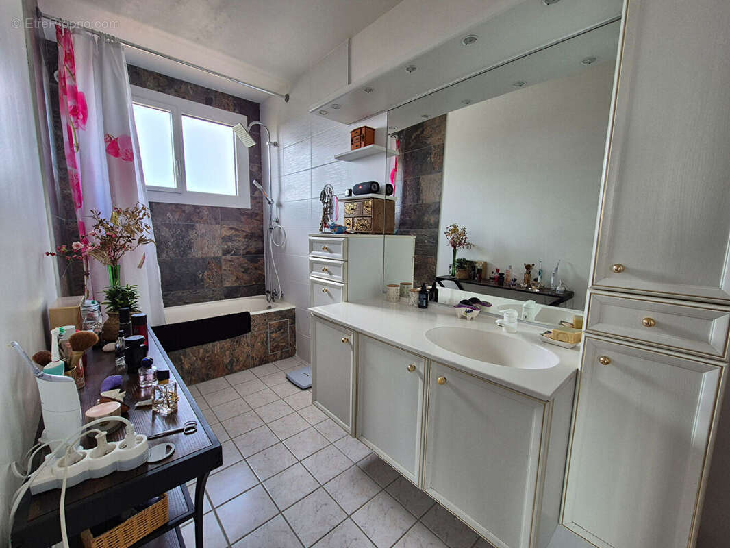 Maison à CEYZERIAT