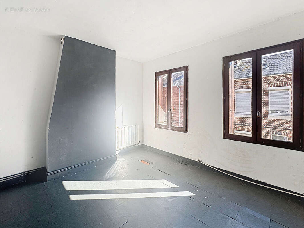 Maison à SAINT-ETIENNE-DU-ROUVRAY