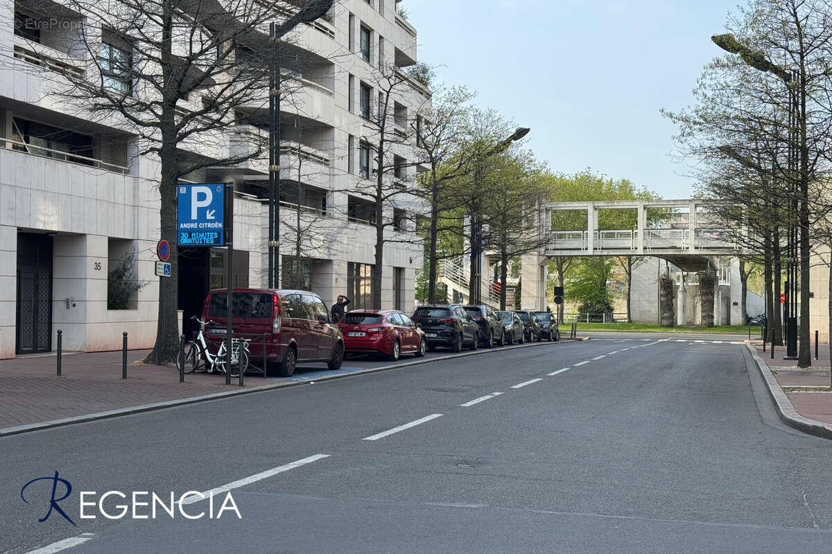 Parking à LEVALLOIS-PERRET