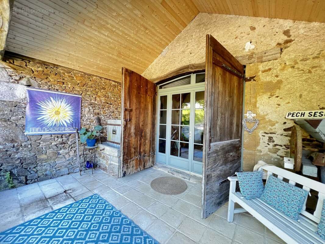 Maison à LACAPELLE-MARIVAL