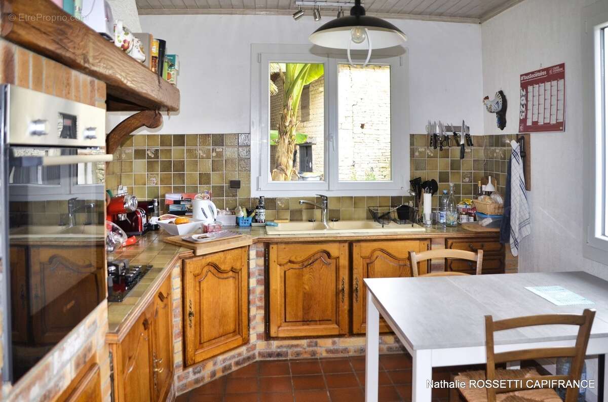 Maison à vendre 6 pièces LA GREVE SUR MIGNON (17)Maison de charme avec jardin paysagé et dépendance – 133 m² habitables sur 947  - photo 17