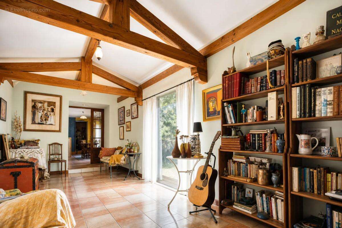 Maison de 8 pièces de 257 m² à Teillet - photo 10