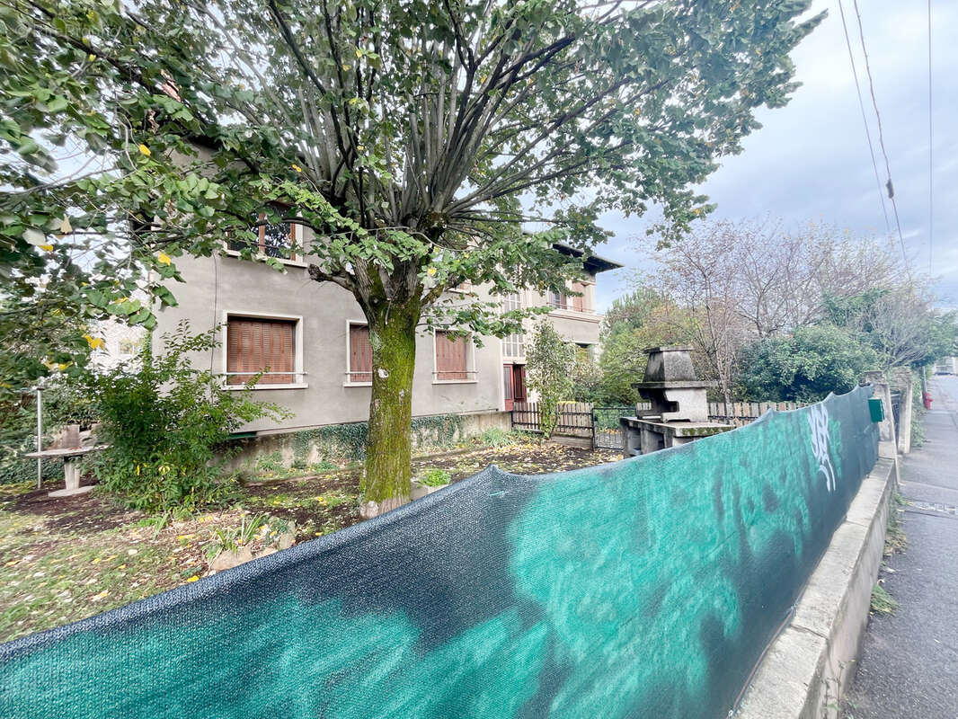 Appartement à LYON-8E