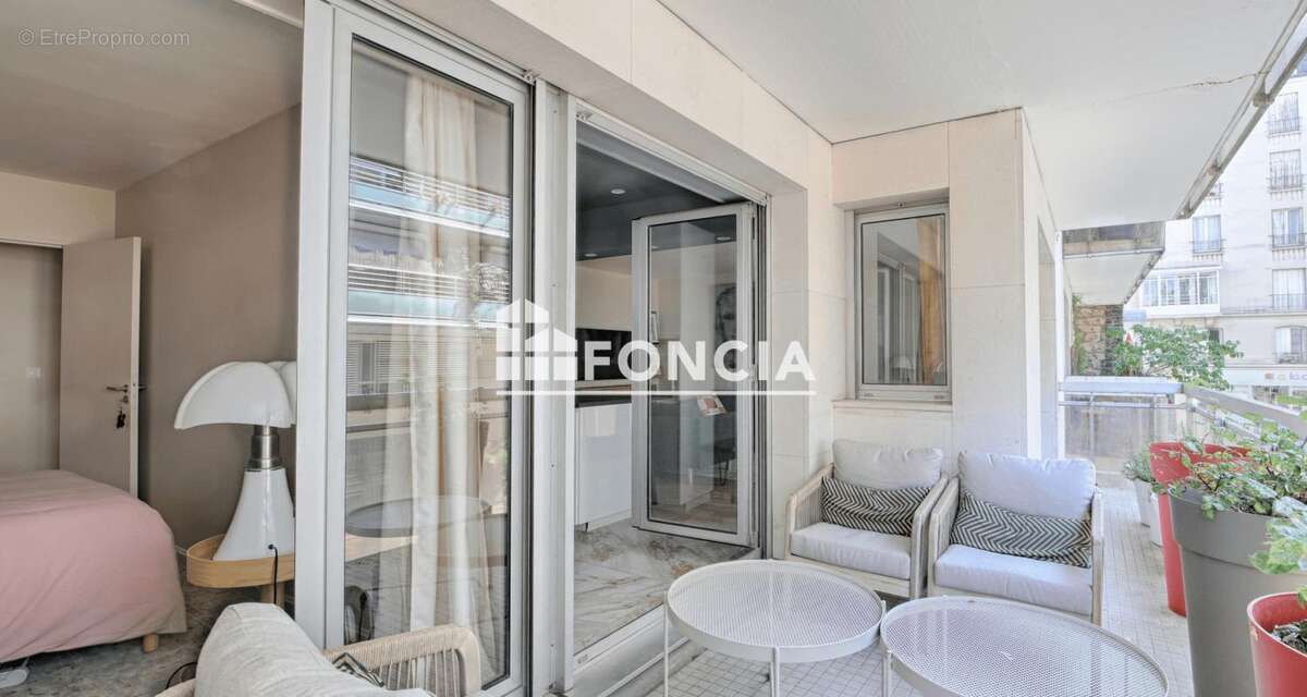 Appartement à PARIS-14E