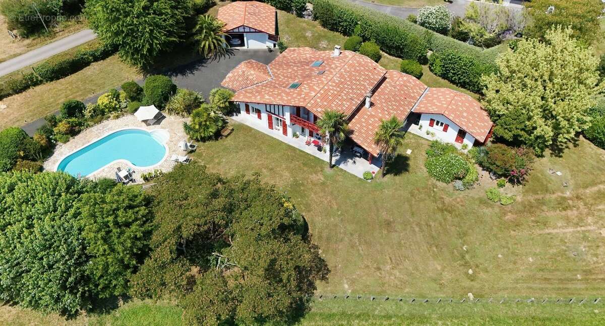 Maison à BRISCOUS