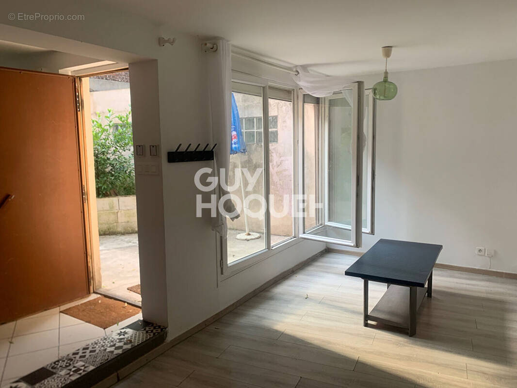 Appartement à LES LILAS