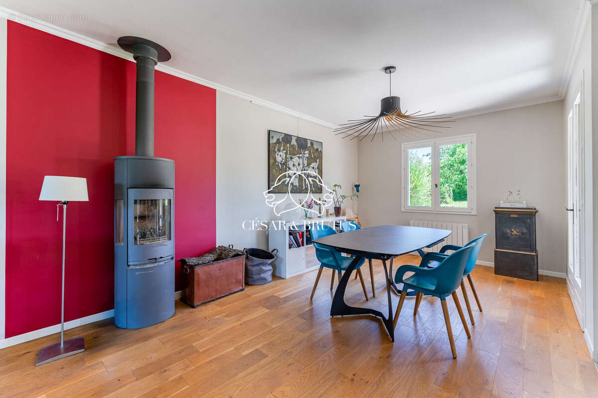 Maison 180 m² à Lissieu  - photo 3