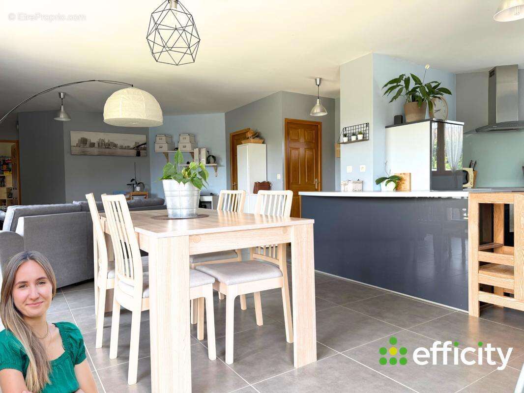 Maison à POUILLY-LES-FEURS