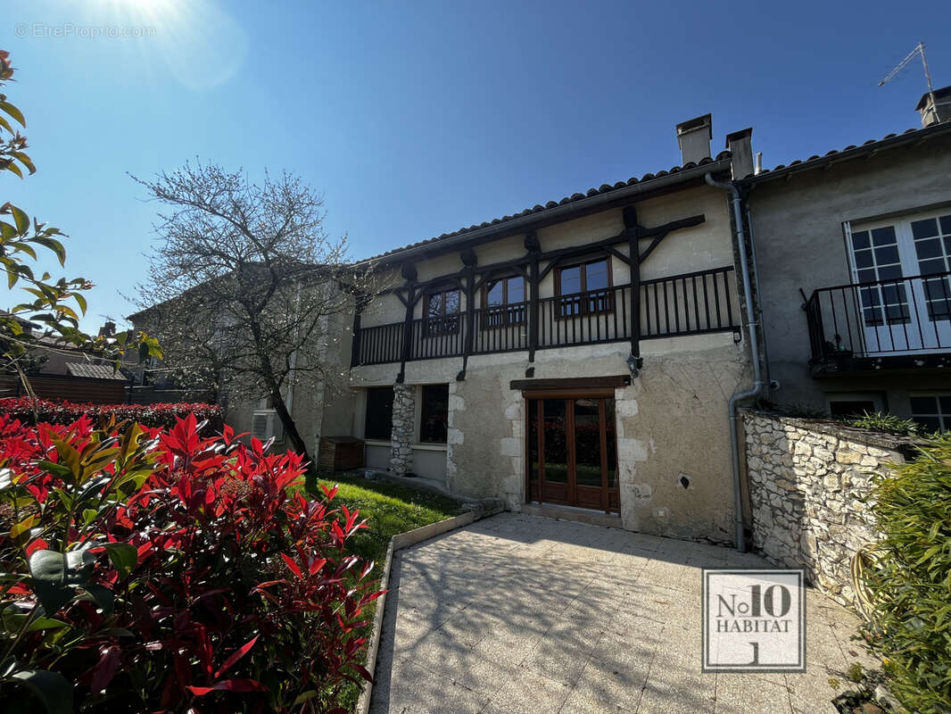 Maison à MAUVEZIN