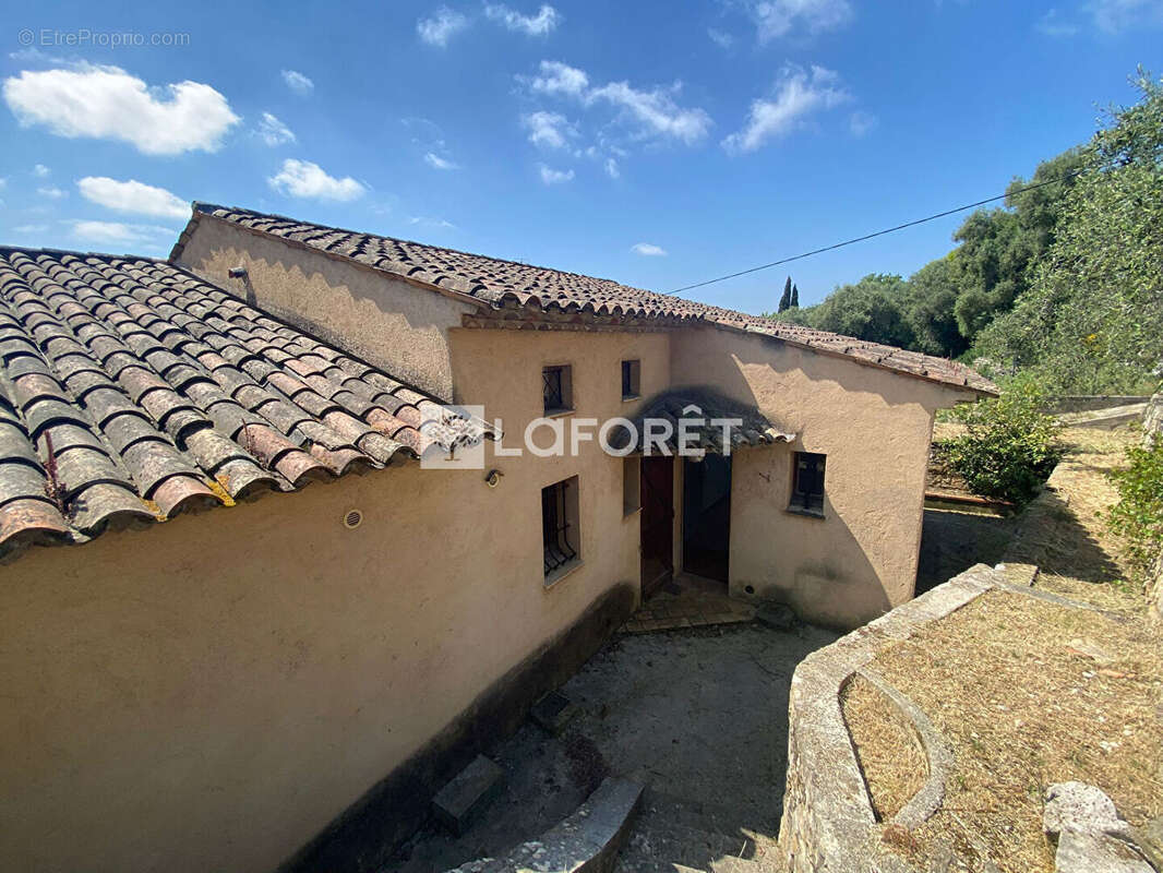 Maison à VALBONNE