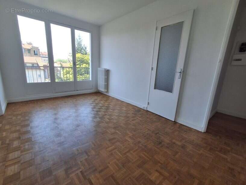 Appartement à MAISONS-ALFORT