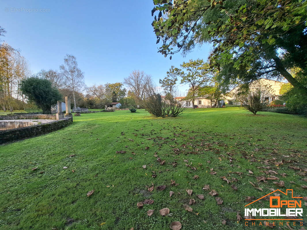 Maison à CRITEUIL-LA-MAGDELEINE
