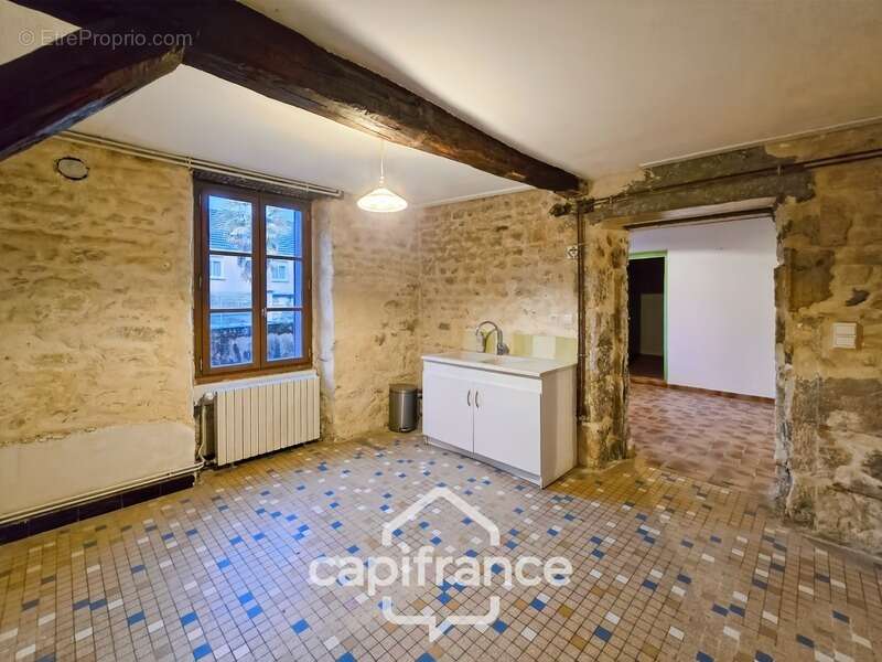 Maison à URZY