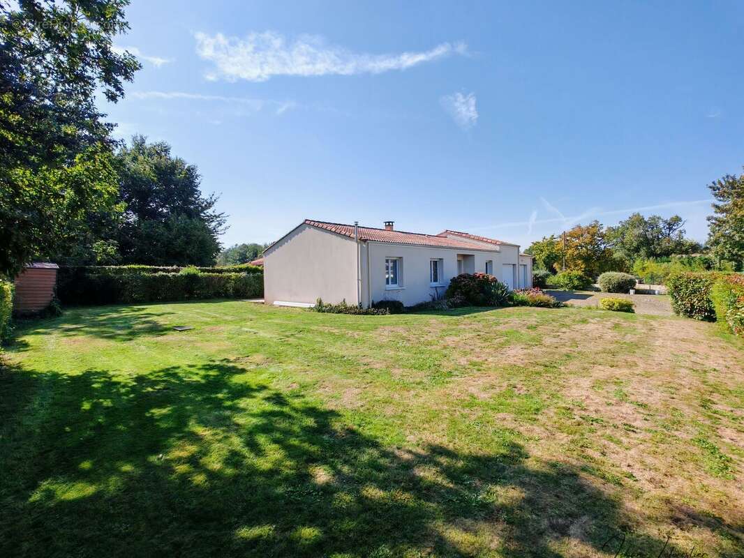 Maison à SAINT-VINCENT-LA-CHATRE