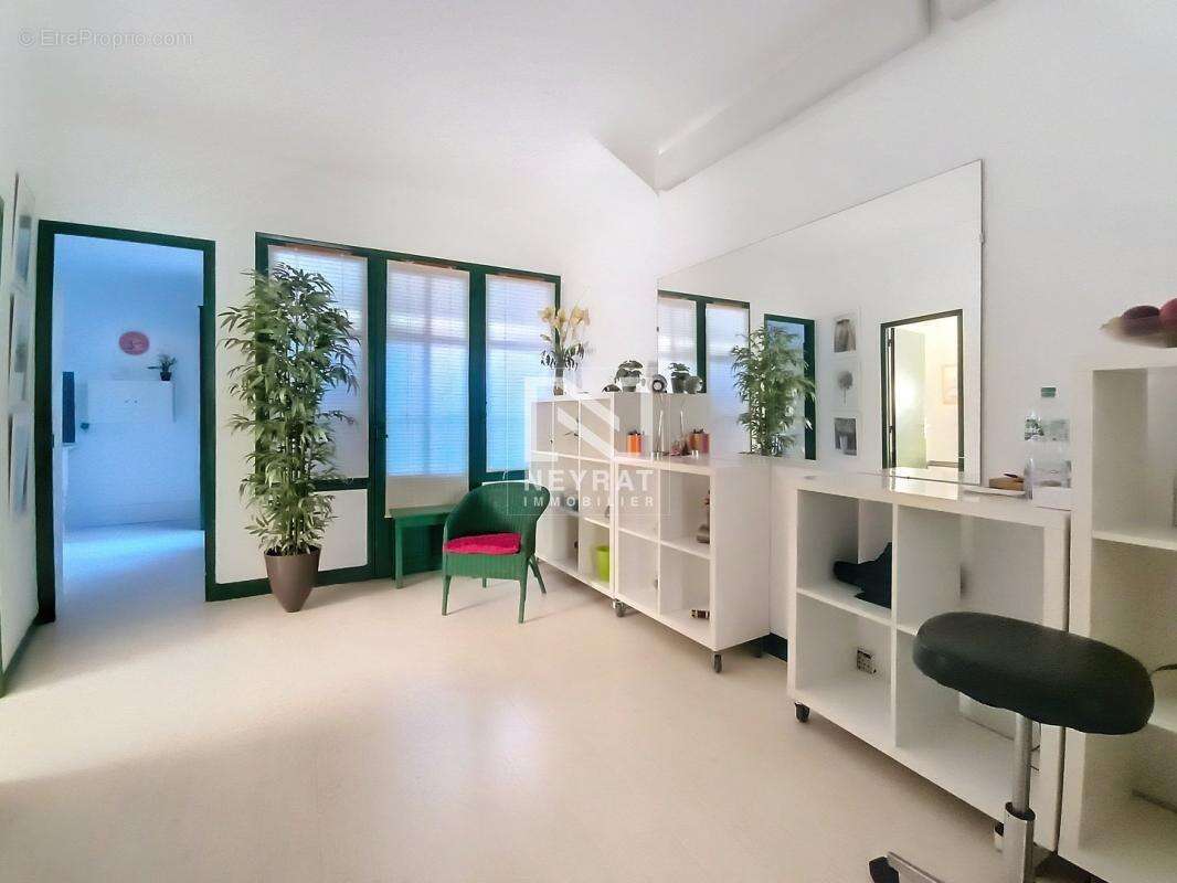 A saisir droit au bail centre ville saint raphael - photo 4
