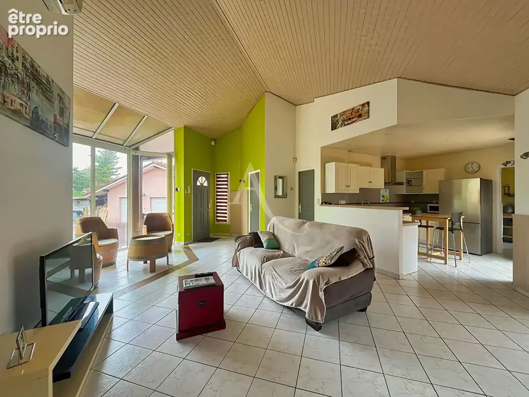 Maison de plain-pied lumineuse dans un environnement calme - photo 3