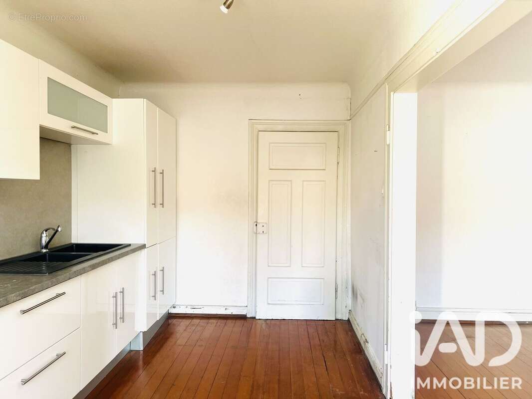 Appartement 250 m² à Hundling  - photo 3