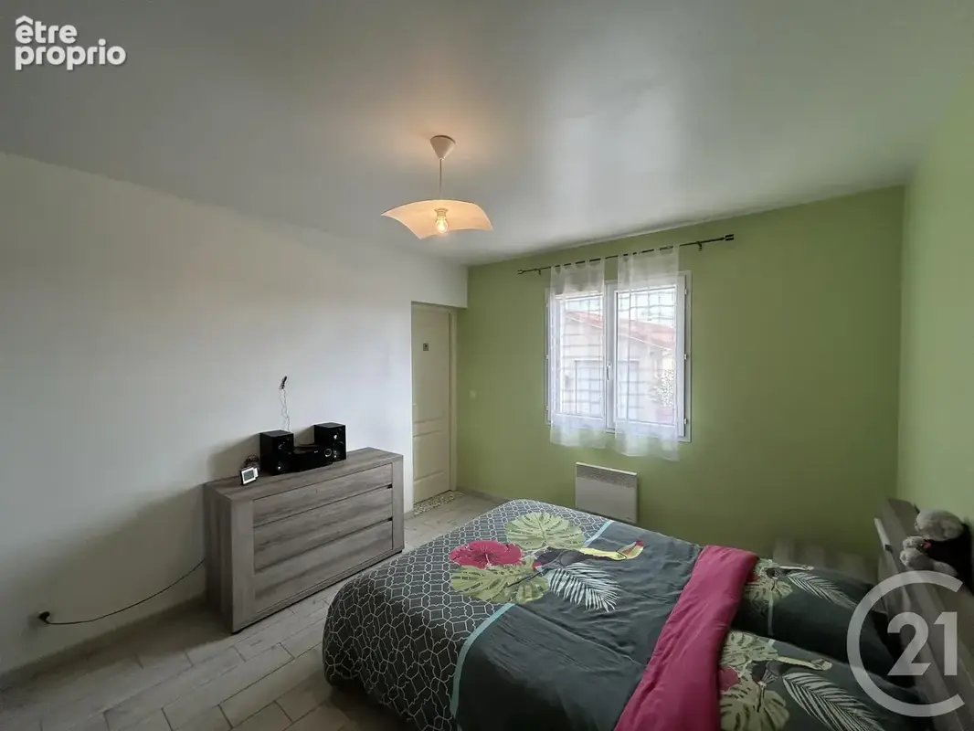 Maison 6 pièces 150 m² à vendre à Saint-Martin-De-Laye (33910) - photo 8