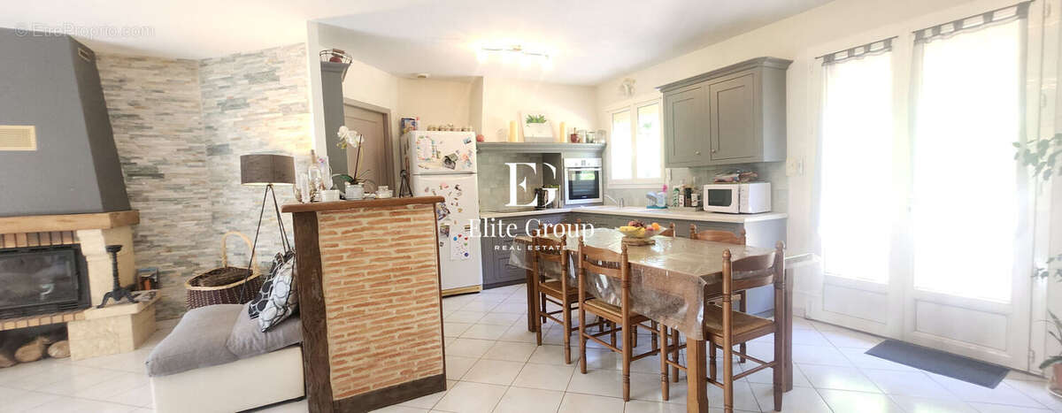 Maison à SAINT-CHAMASSY