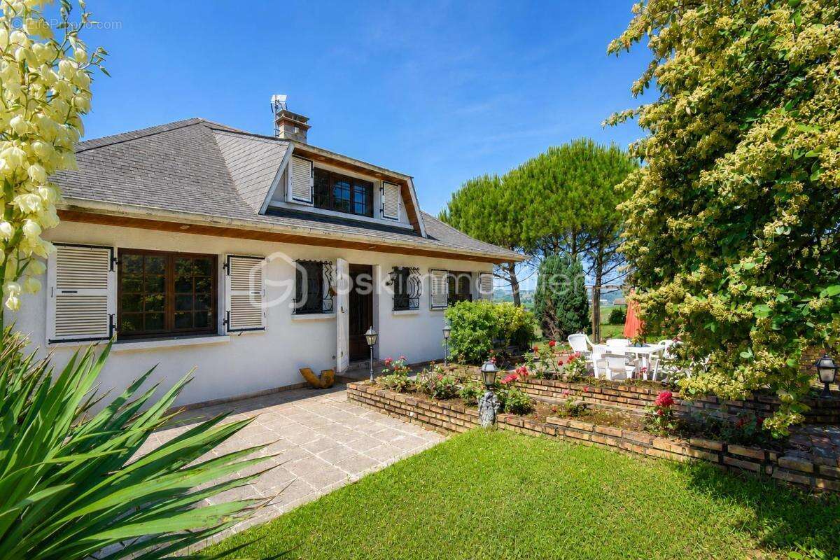 Maison lumineuse de 180m2 - Vue Montagnes - Calme et Jardin - photo 3