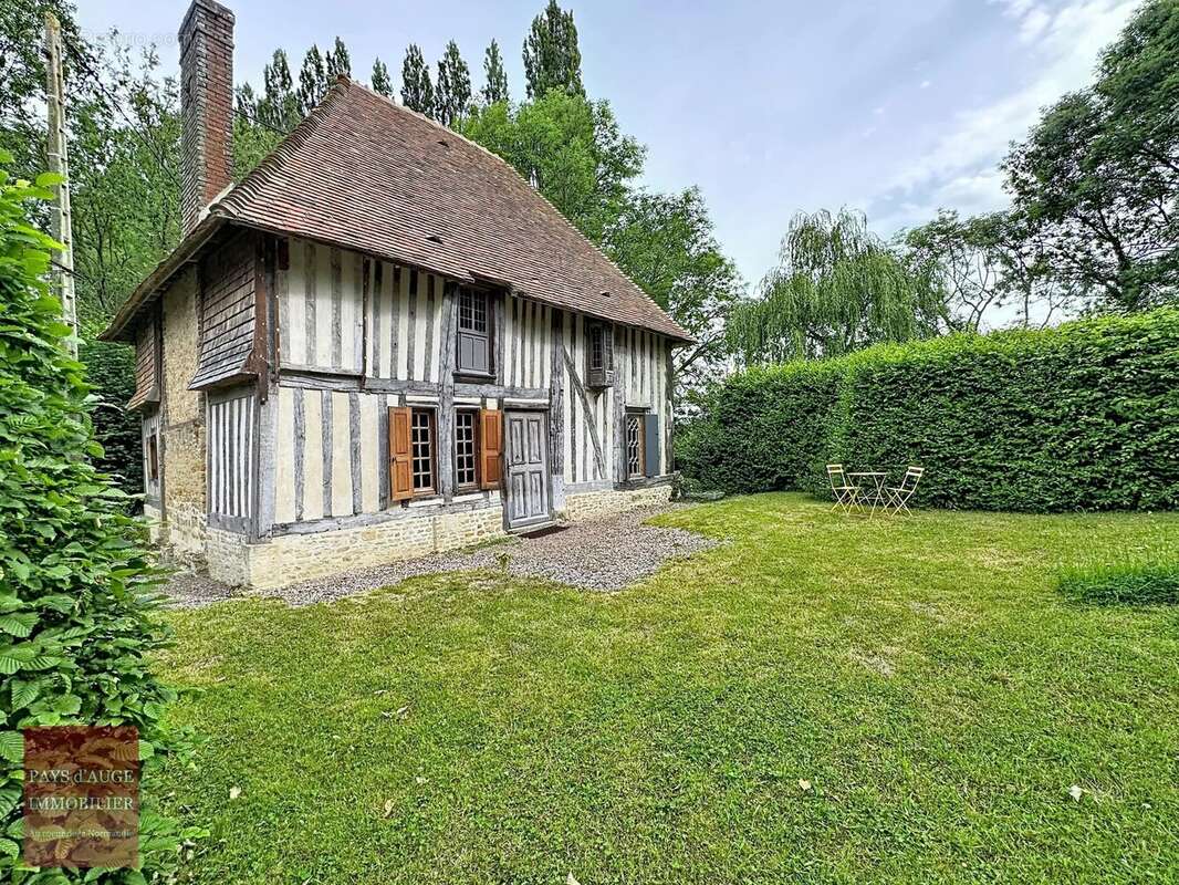 Maison à SAINT-PIERRE-SUR-DIVES