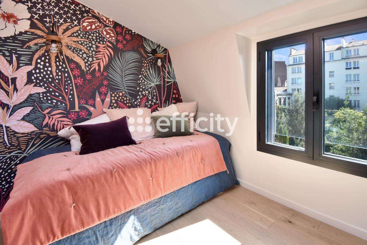 Maison à LA GARENNE-COLOMBES