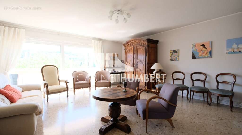 Appartement à SAINT-ETIENNE