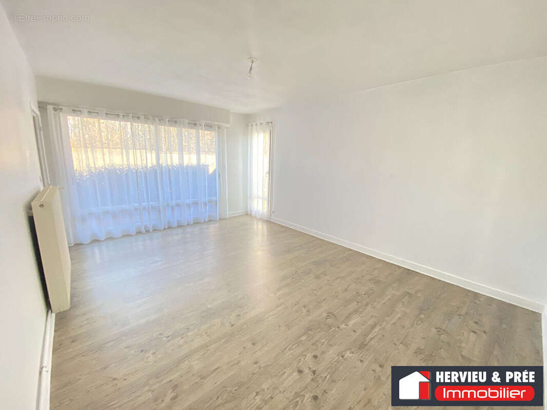 Appartement à LUC-SUR-MER