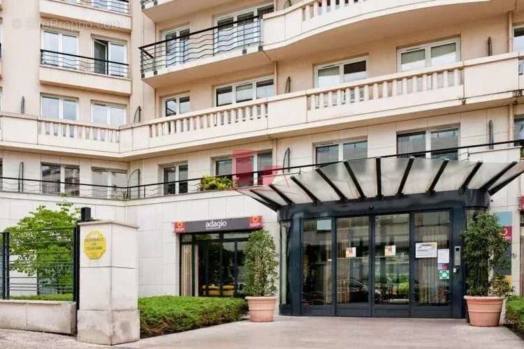 Parking à ISSY-LES-MOULINEAUX