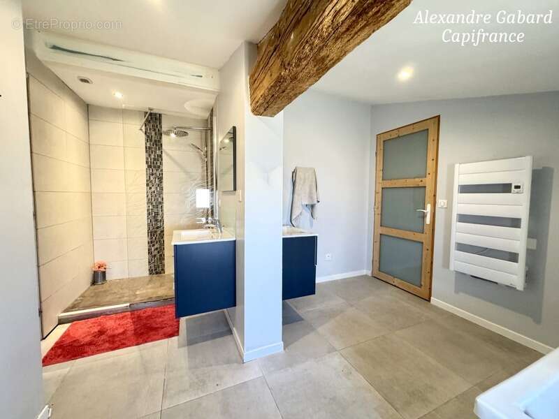 SUD REOLAIS - Maison en pierre rénovée - 7 chambres - Terrain 5 000 m² - Piscine - Dépendances - photo 13