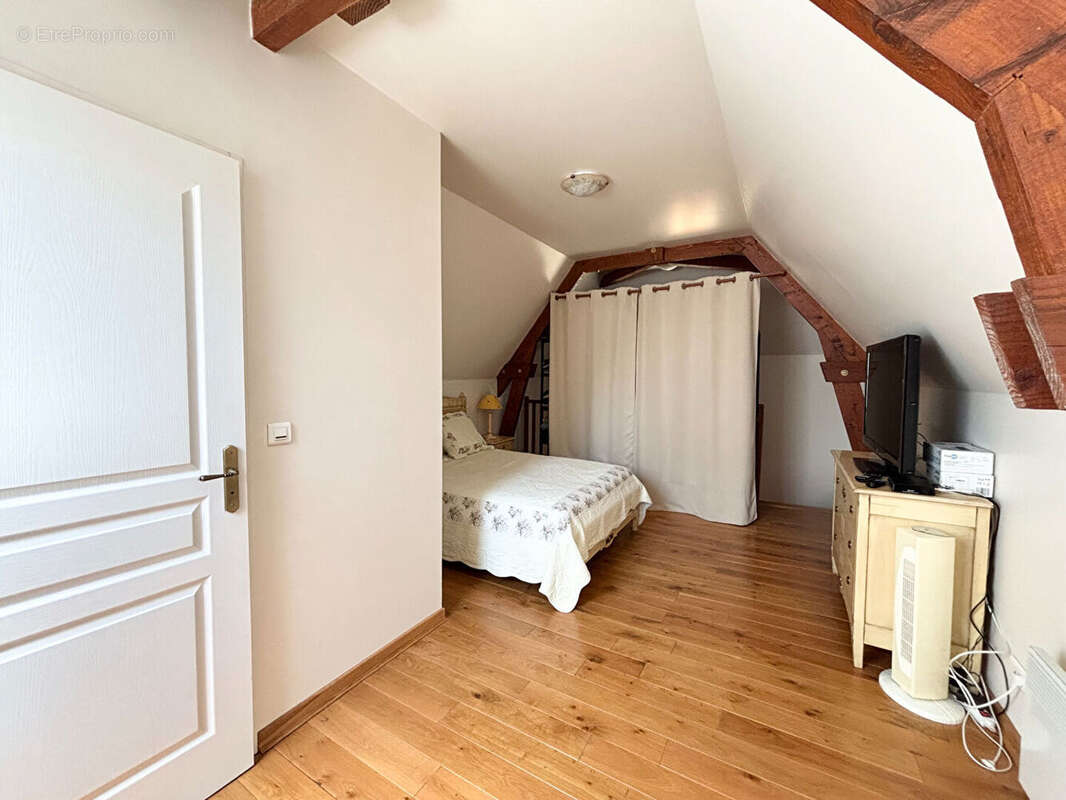 Maison plain-pied en pierres à Cressenssac 5 chambres 185.32 m2 - photo 16