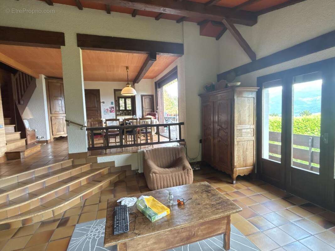 Maison à MEYLAN
