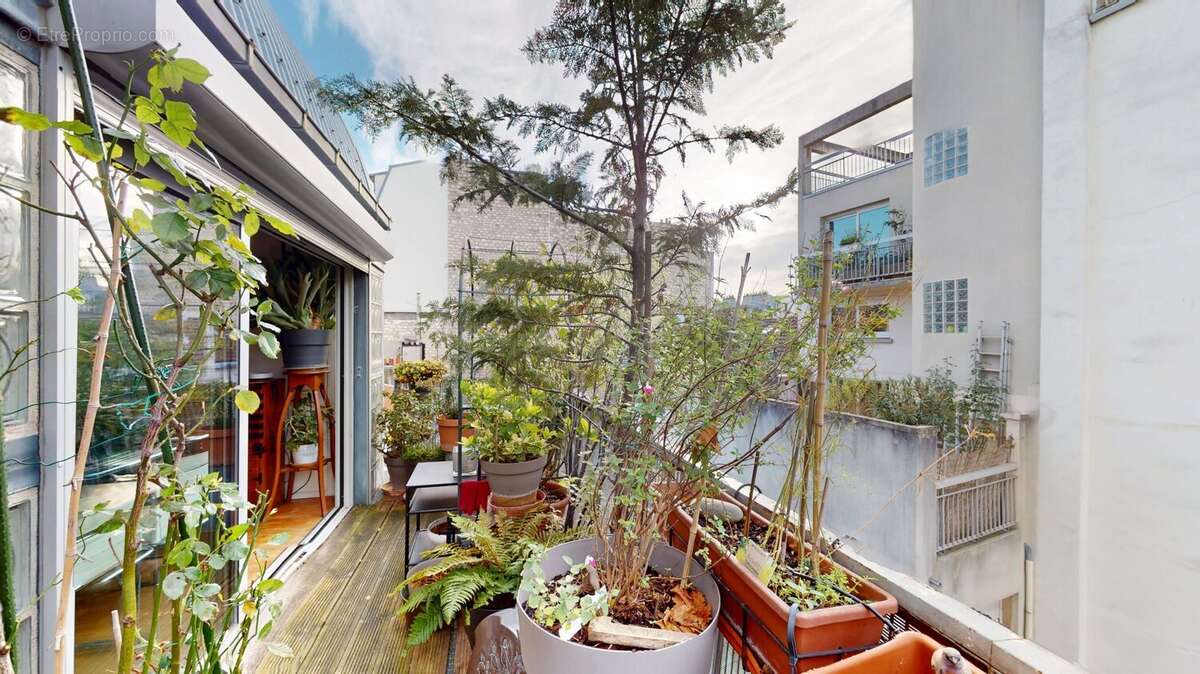 Appartement à PARIS-14E