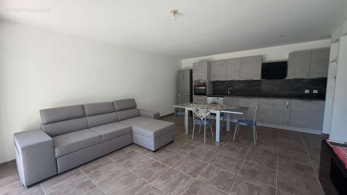 VENCE – Appartement 3 pièces avec terrasse, garage et stationnement - photo 2