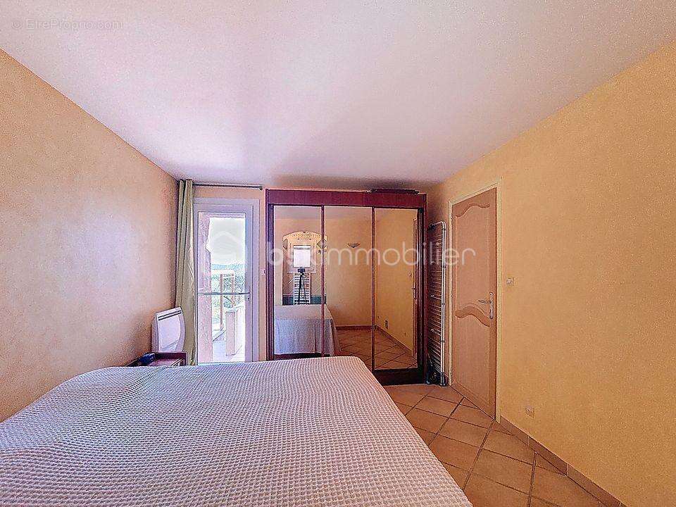 Maison à SOLLIES-VILLE