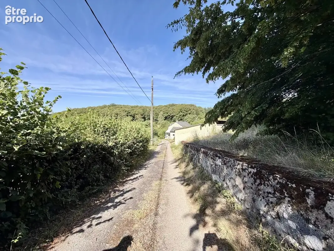 Situation unique! Au bout d'un petit chemin, maison avec granges proche de Saint-Léger-de-Fougeret - photo 22