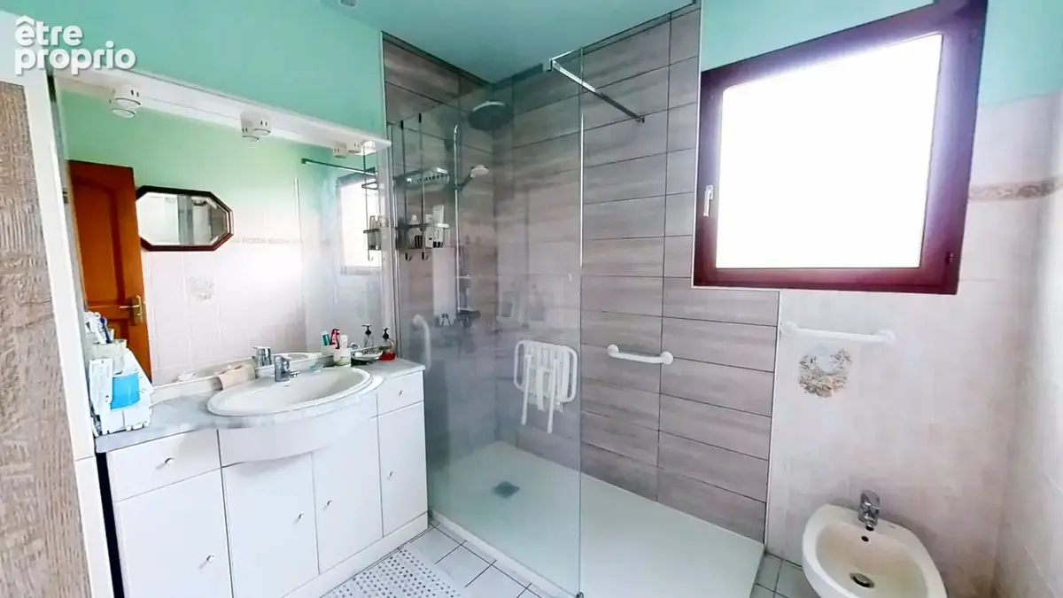À ISSOIRE, maison 5 pièces avec terrain - photo 7