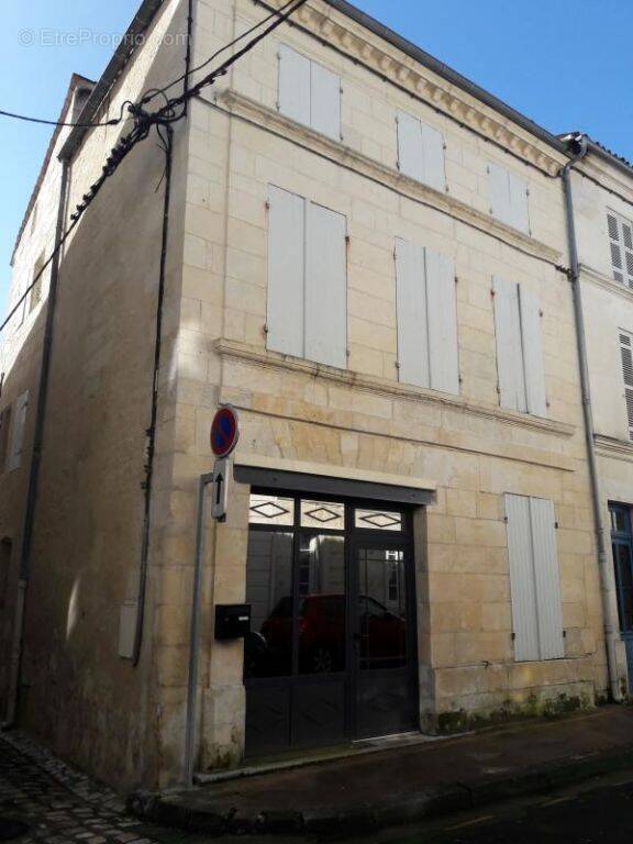 Appartement à SAINTES