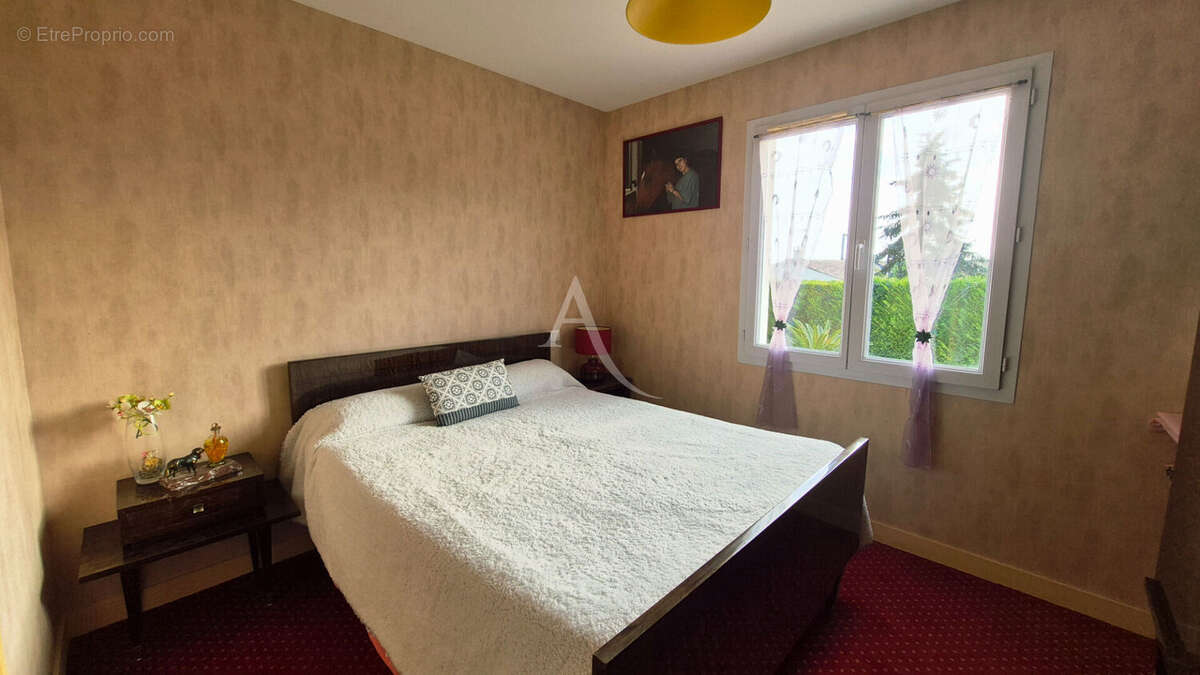 Maison Saintes 5 pièce(s) avec piscine et son appartement dédié - photo 12